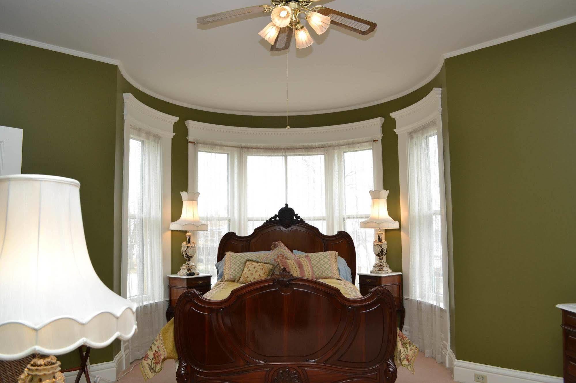 The Grand Anne Bed And Breakfast Keokuk Exterior photo